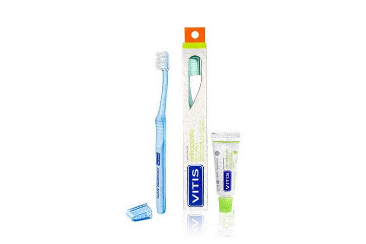 VITIS ORTHODONTIC TOOTHBRUSH PLUS ORTHODONTIC 15ML PASTE FREE - Berlin Pharmacy