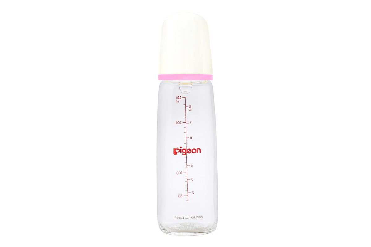 PIGEON FLEXIBLE PLASTIC BOTTLE 4 PLUS MONTHS COLOR WHITE AND PINK 240 ML - Berlin Pharmacy